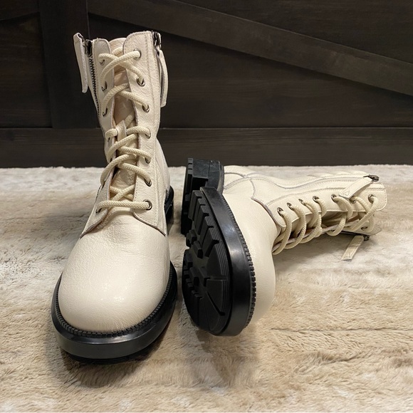 NEW💕Aquatalia Laila Water Resistant Bootie
(Women) Size 9 - Picture 10 of 14